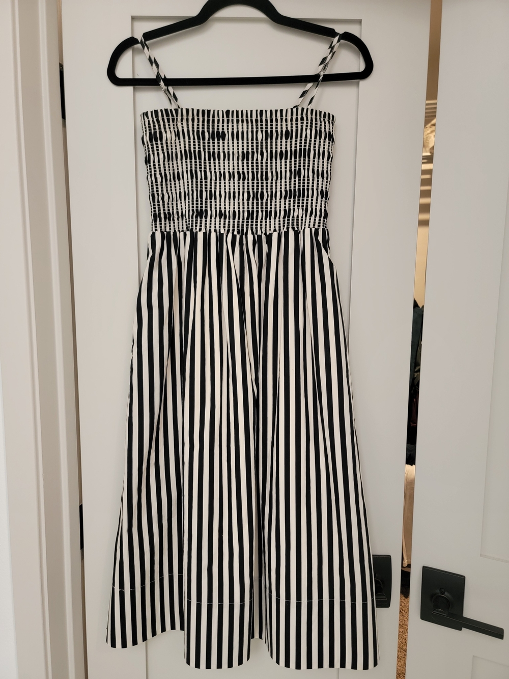 Evereve Black and White Striped Smocked Midi Dress Size Small NWOT